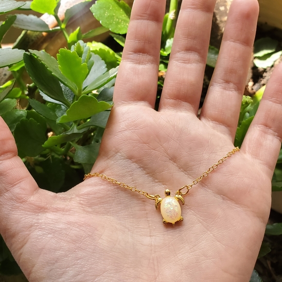 NWOT Gold Triplet Opal Turtle Necklace - Picture 9 of 15